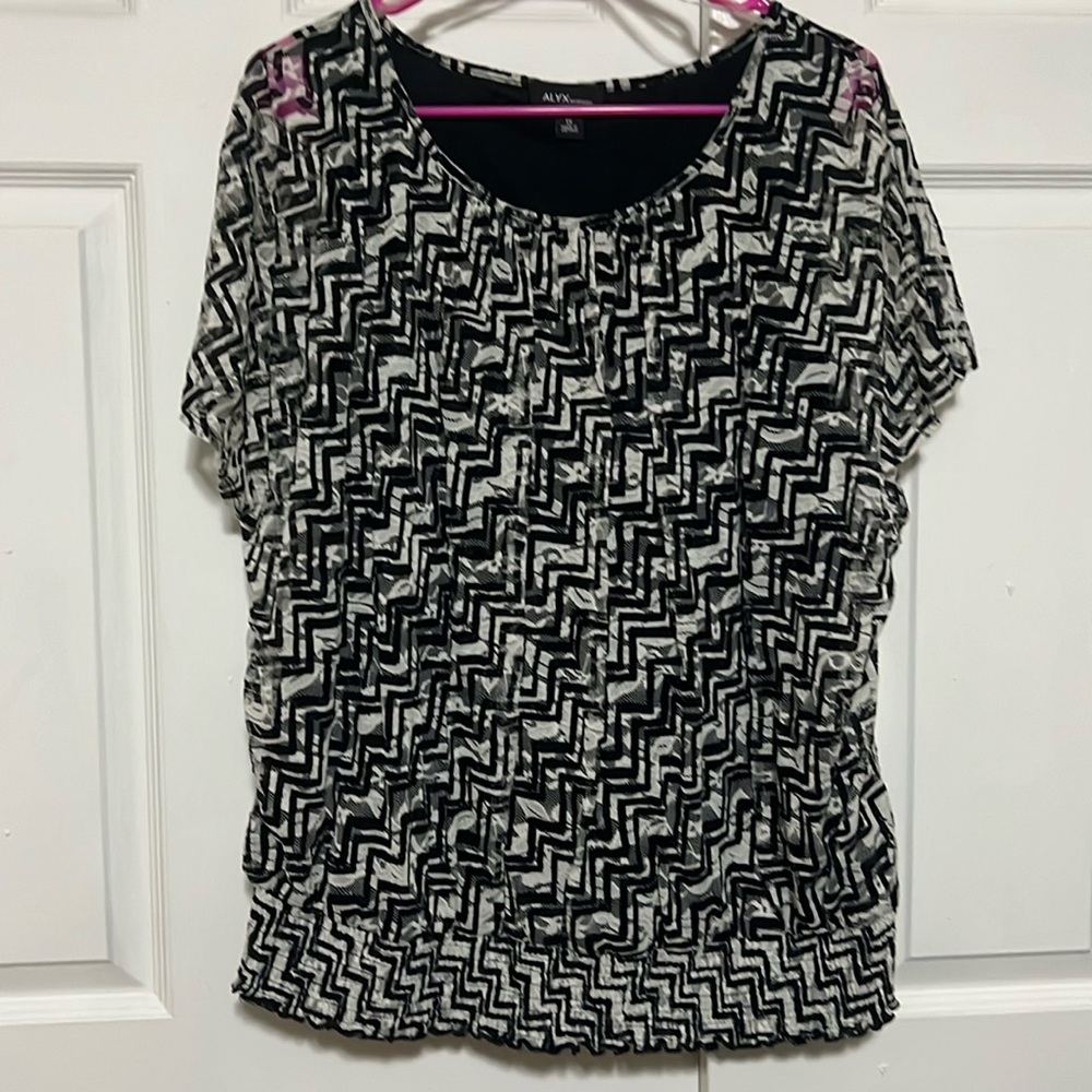 Alyx Black/White Lace Top with Elastic Waist.  Size 1X.